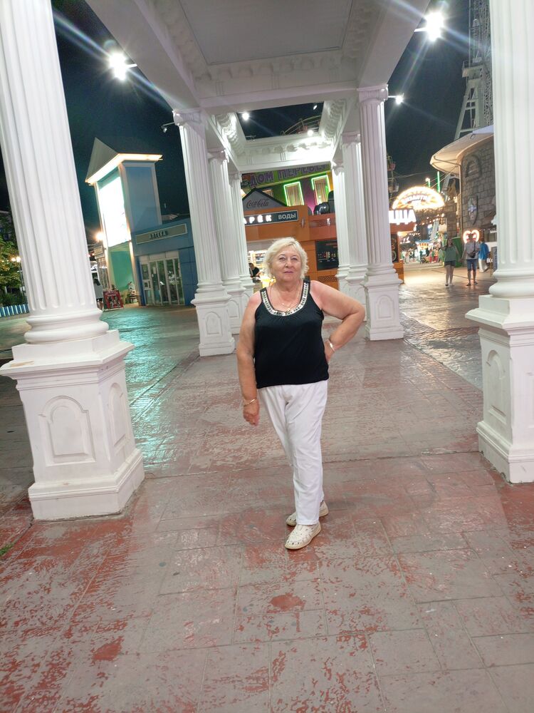  53376978  Mila, 68 ,    