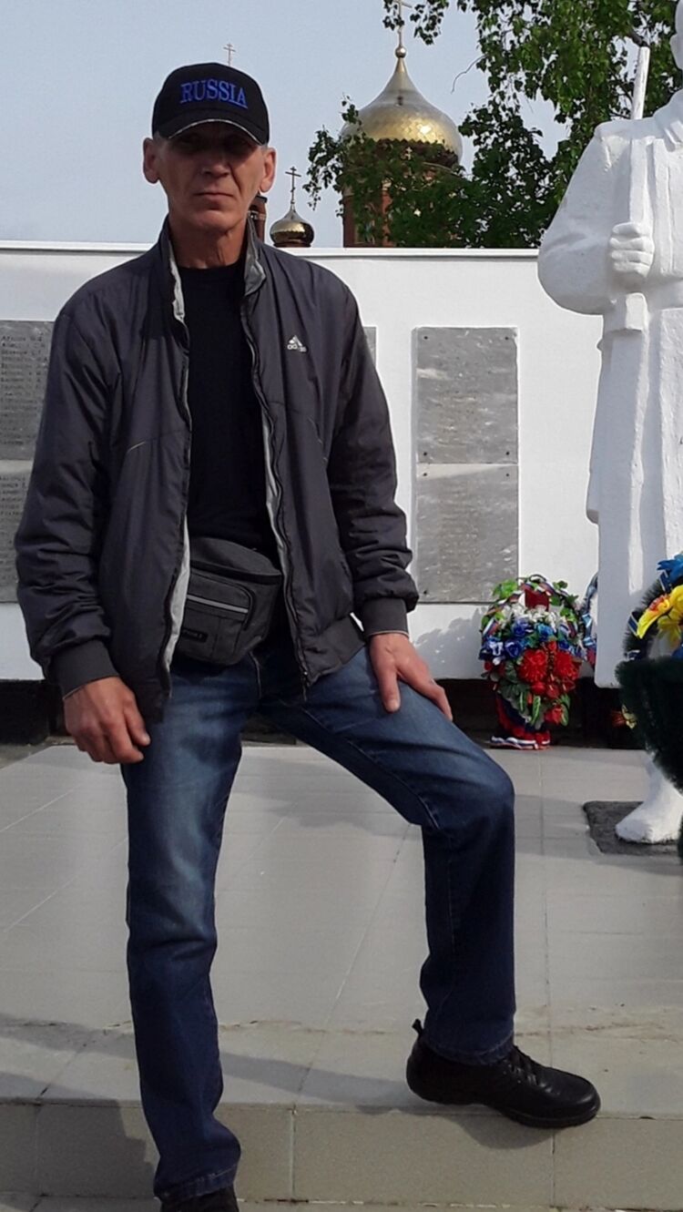  37006188  Viktor, 55 ,    