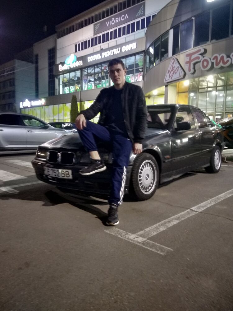  ,   Artur, 29 ,   ,   