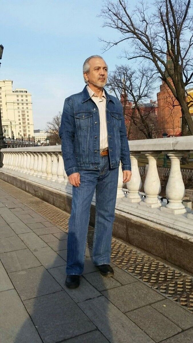  15345408  Bek, 51 ,    