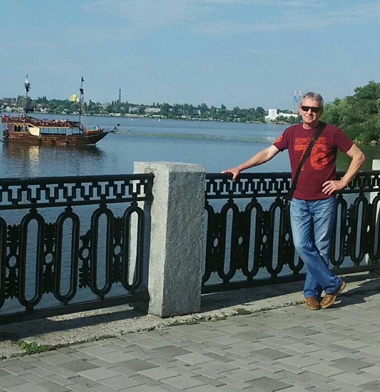  ,   Viktor, 69 ,   ,   , c 
