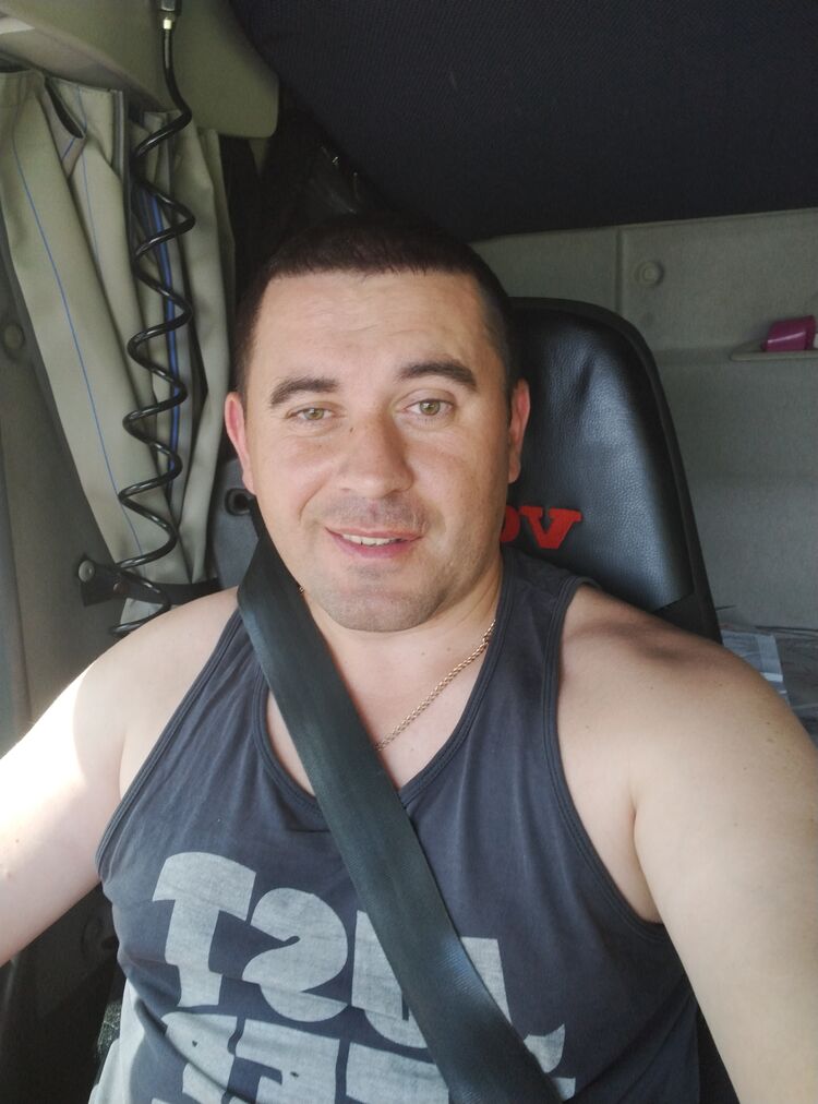  44308678  , 34 ,    