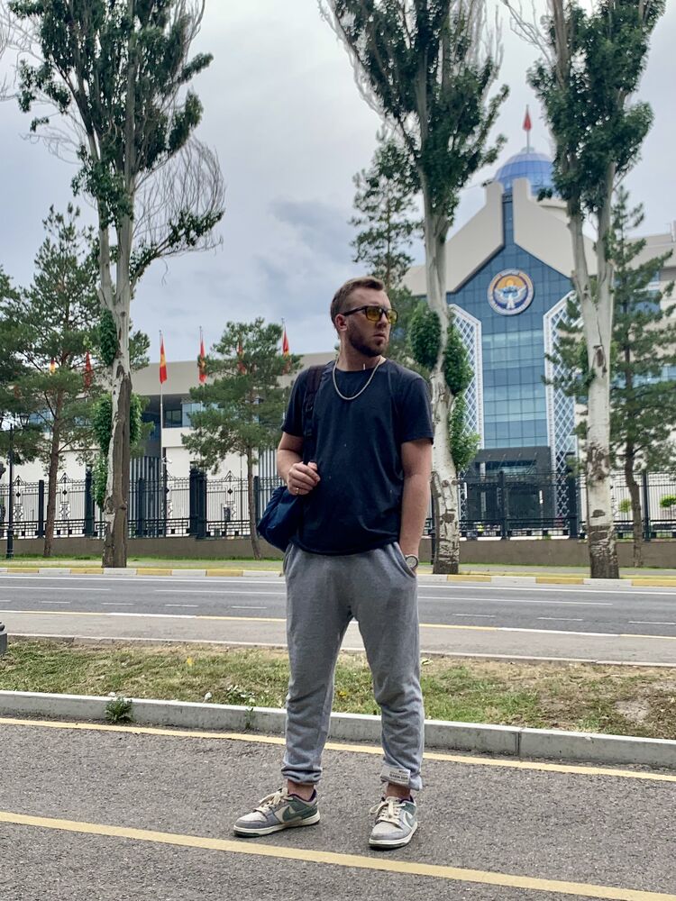  44934878  Andrei, 27 ,    