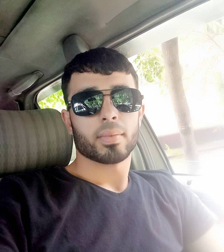  46281468  , 33 ,    