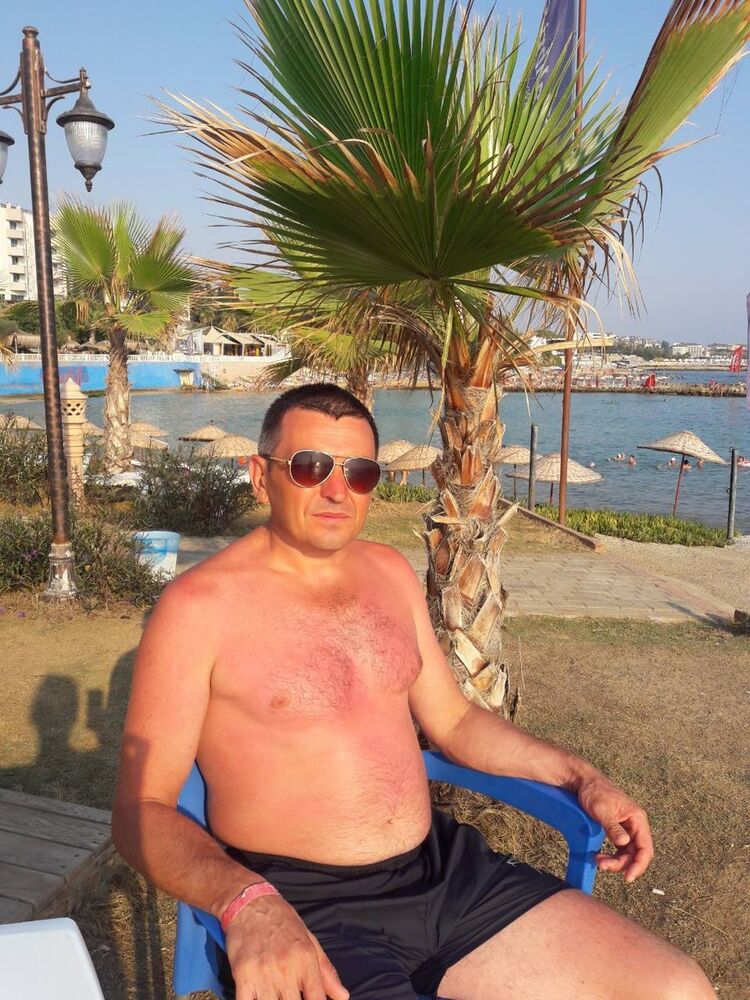  13268338  Andrii, 48 ,    