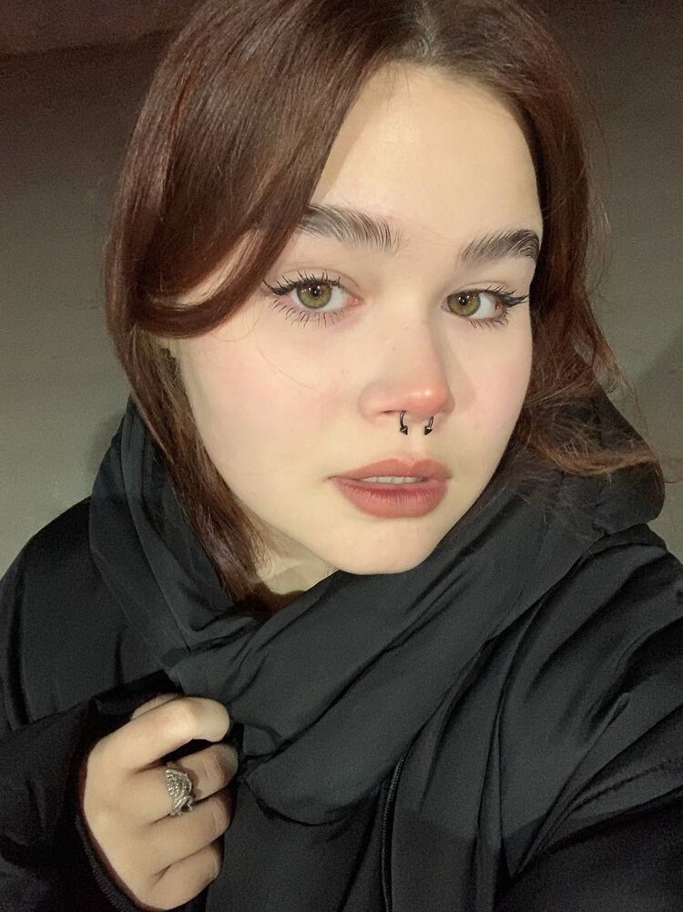  ,   Evgenia, 21 ,     , 