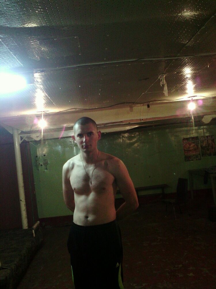  9947938  Igor, 30 ,    
