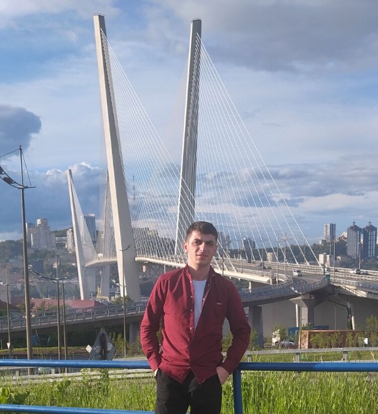  46228818  , 21 ,    
