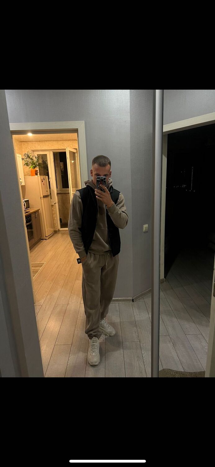  42583888  , 25 ,    