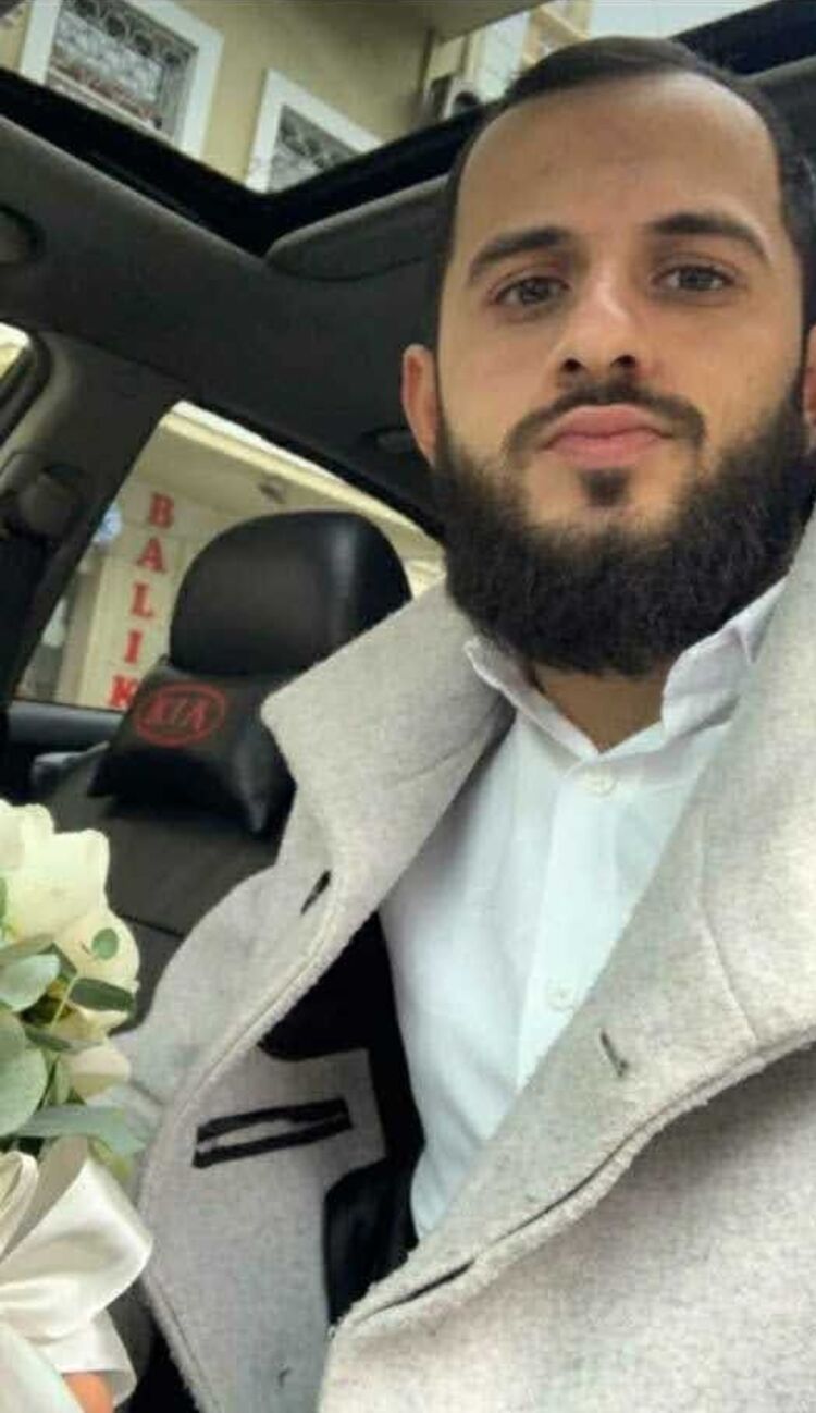  48385988  , 31 ,    