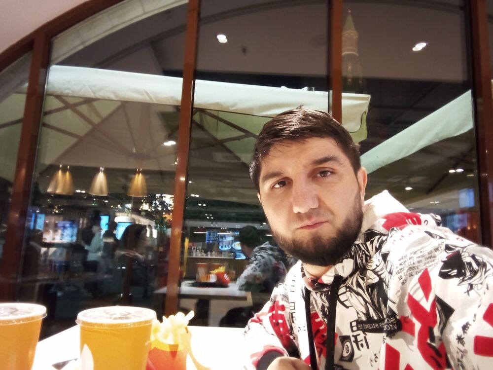  ,   Artur, 33 ,   ,   