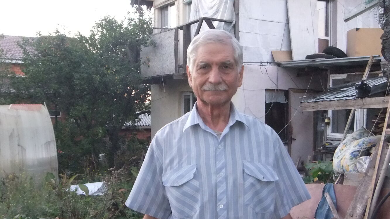  53743388  Wlad, 63 ,    