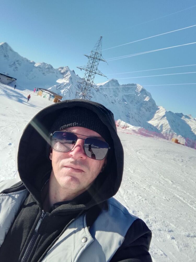  --,   Pavel, 33 ,   ,   , c , 
