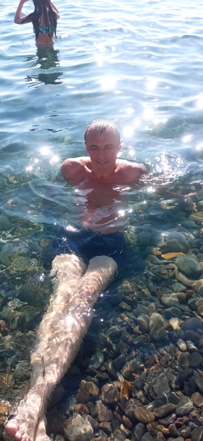  ,   Maxim, 44 ,   ,   