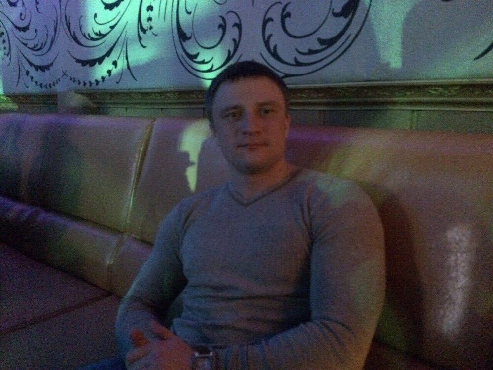  30453138  Artem, 37 ,    -