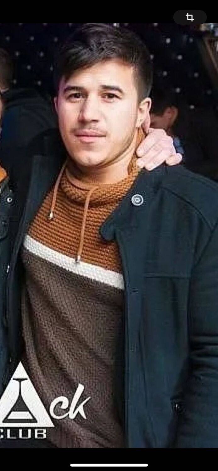  43462258  Anton, 30 ,    