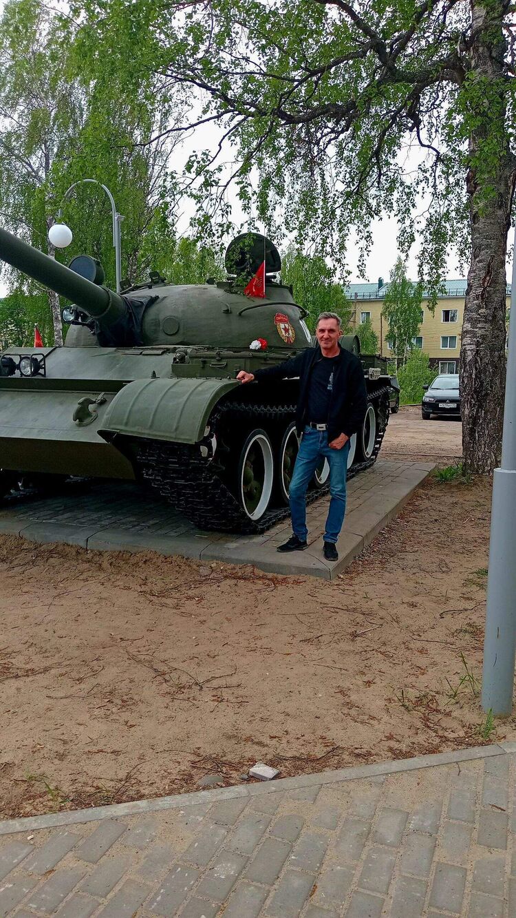  53967758  Alexander, 54 ,    