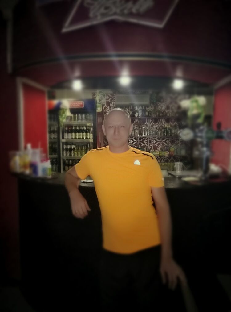  11033518  Sergey, 47 ,    