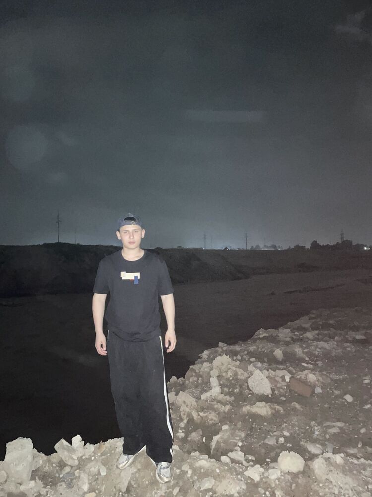  ,   Alisher, 19 ,   ,   