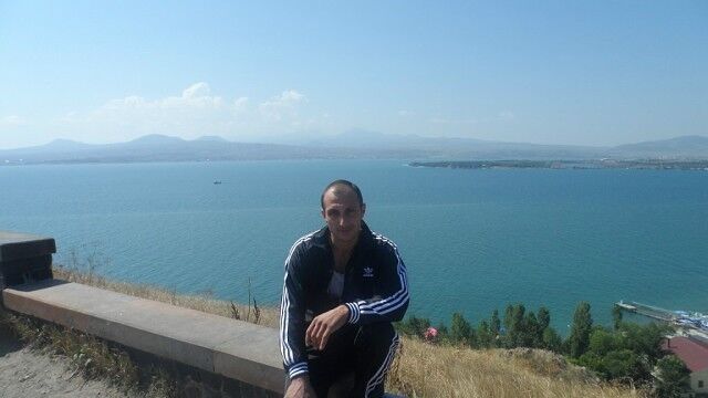  9768328  KAREN, 40 ,    
