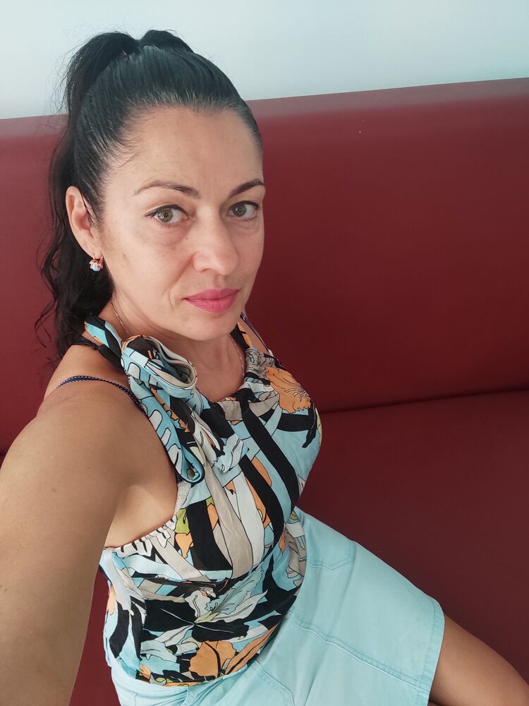  53418918  Olga, 47 ,    