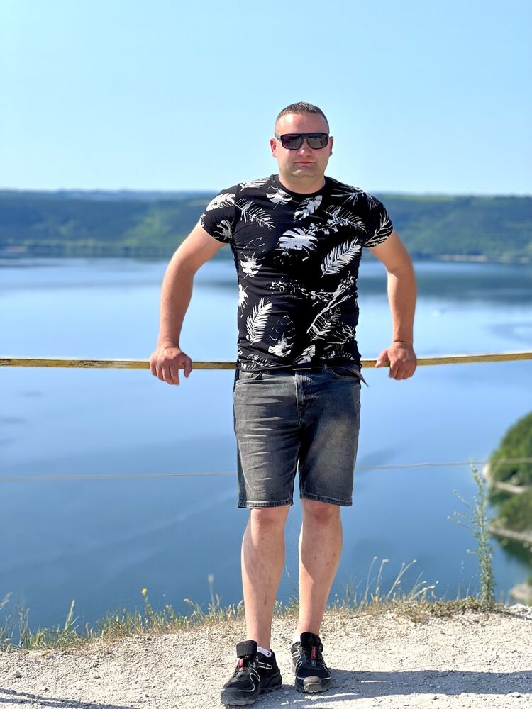  ,   Vladyslav, 29 ,   ,   