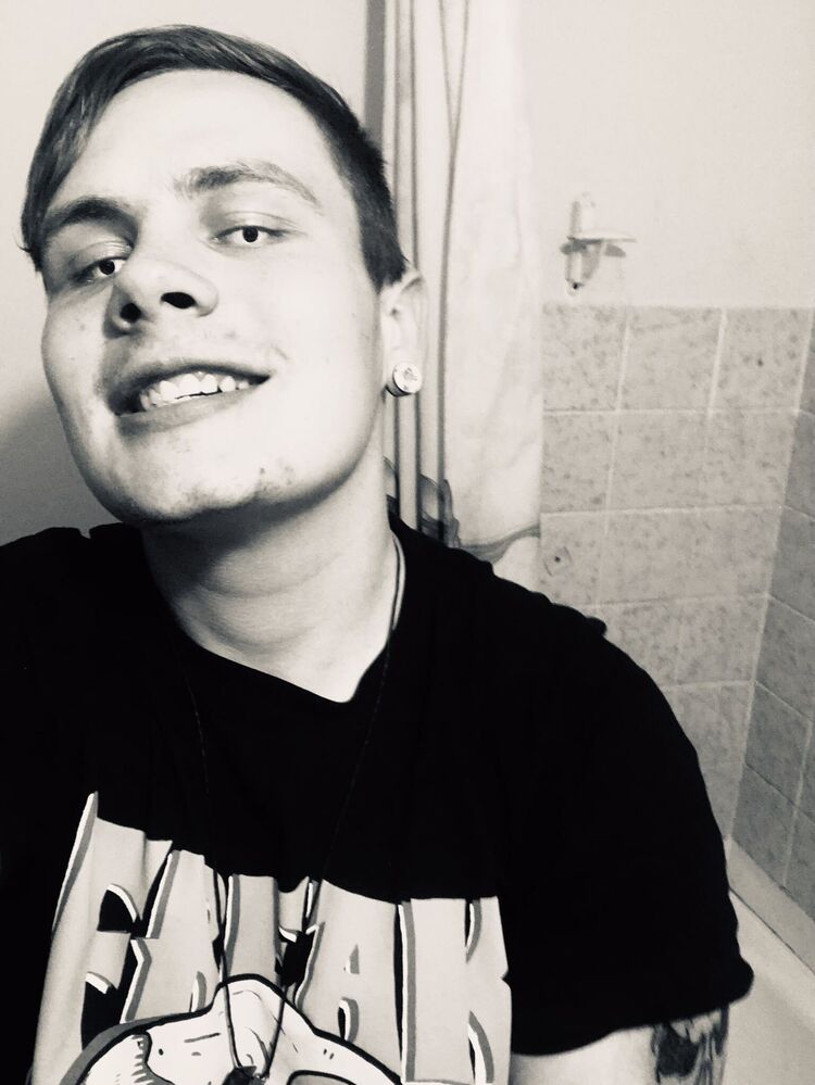  39842738  , 24 ,    