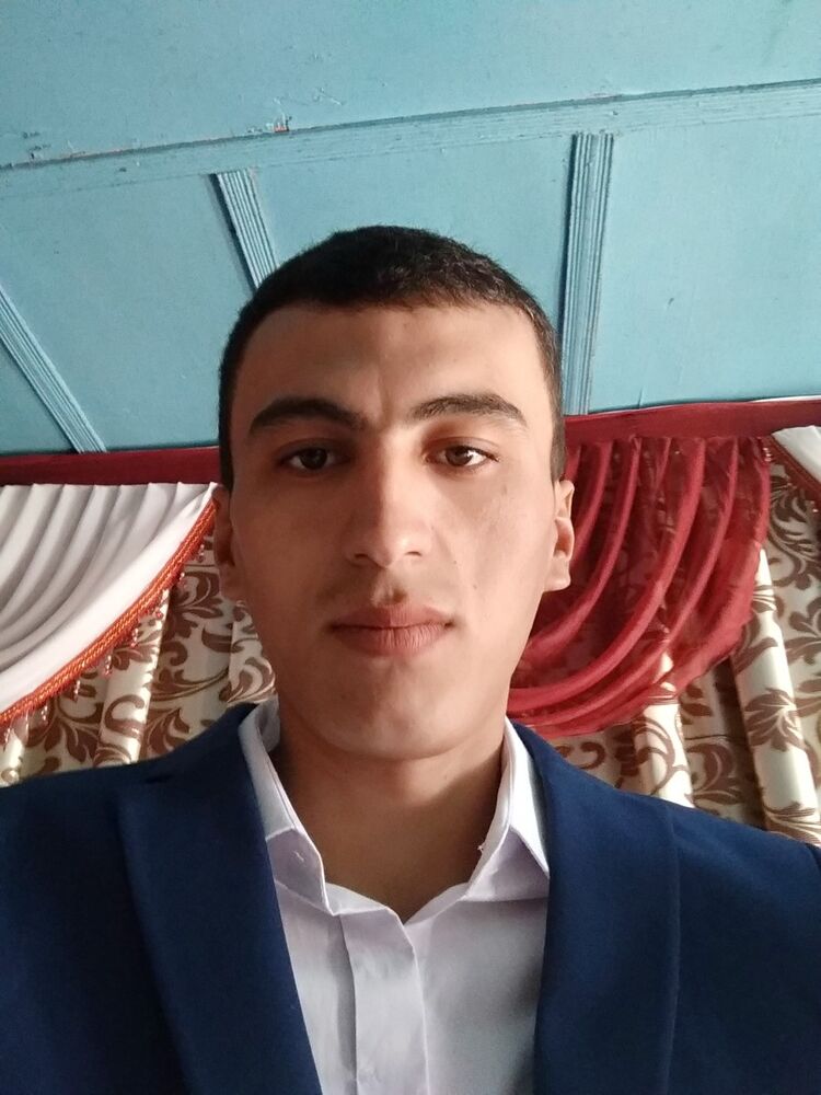  18944188  Doniyor, 31 ,    