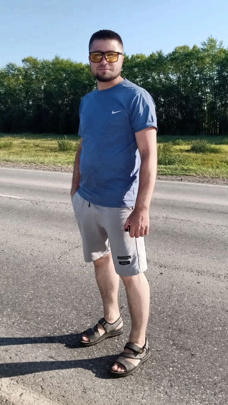 46343758  , 33 ,    