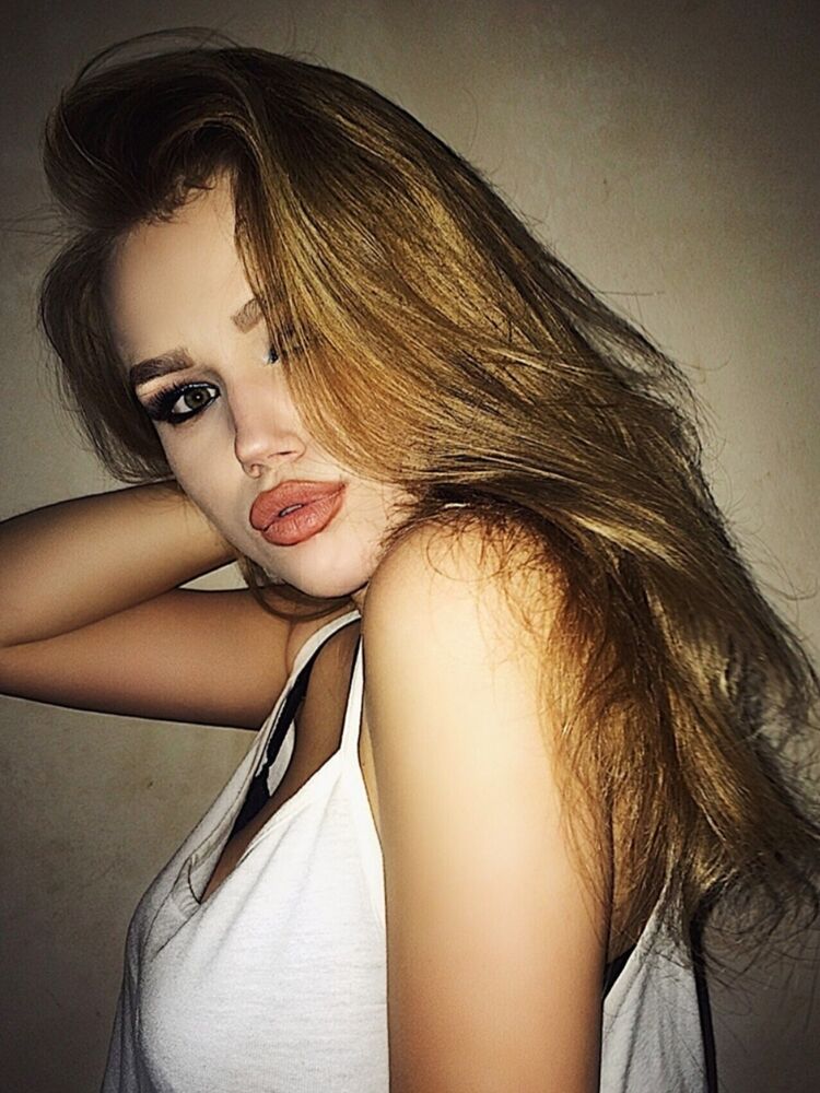  35454858  Viktoria, 21 ,    