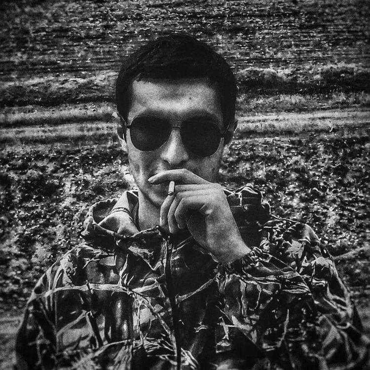  42175428  Artak, 24 ,    