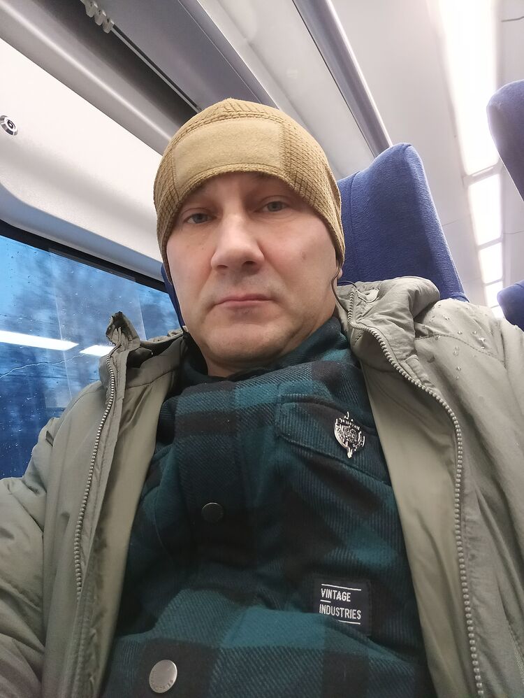  49860318  Sergei, 41 ,    -