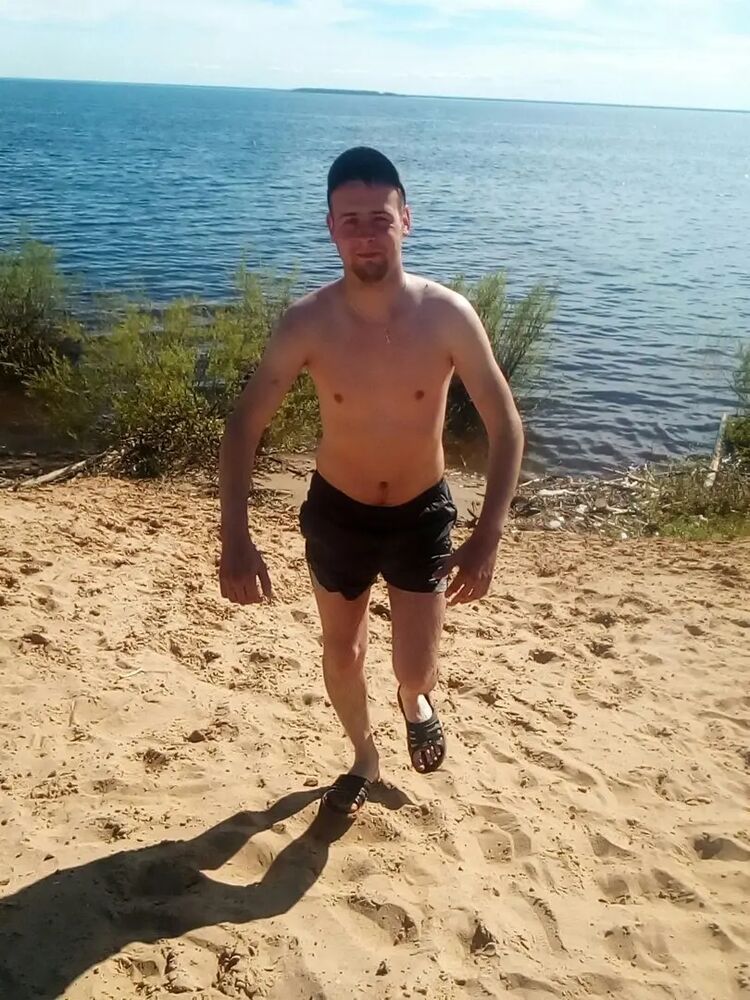  31791248  Anton, 28 ,    