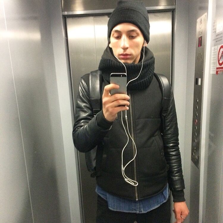  9382718  , 29 ,    