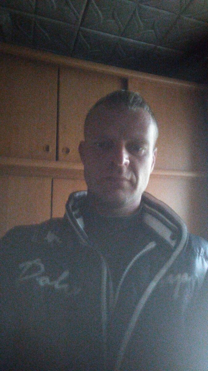  16277648  Nauris, 43 ,    