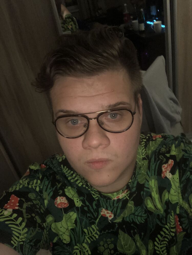  31417278  , 28 ,    -