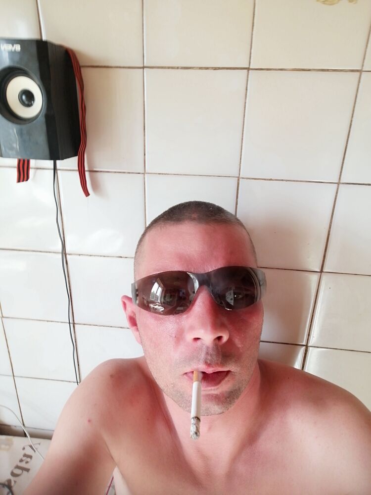  48383828  Sergej, 38 ,    