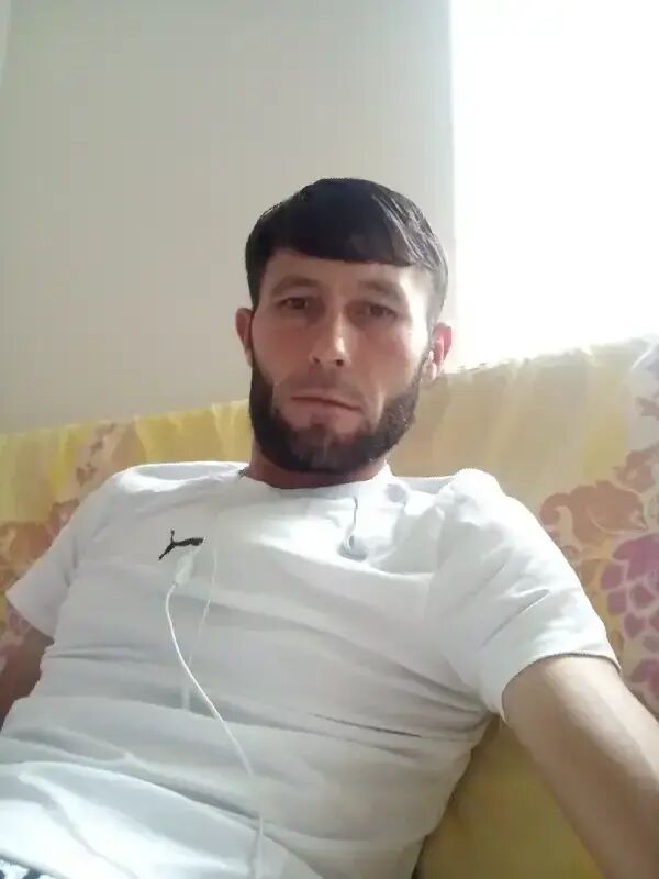  33895018  Abdullo, 39 ,    