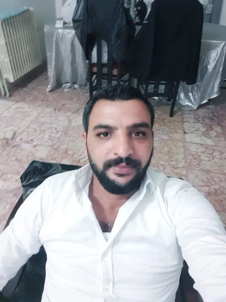  48686848  Ibrahim, 40 ,    