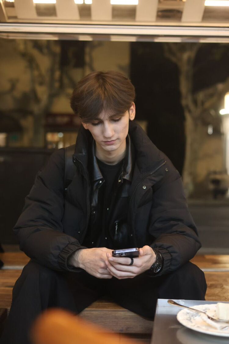  54680638  ALEX, 21 ,    -