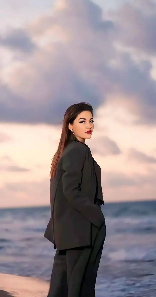  49985798  Aleksa Volk, 43 ,    