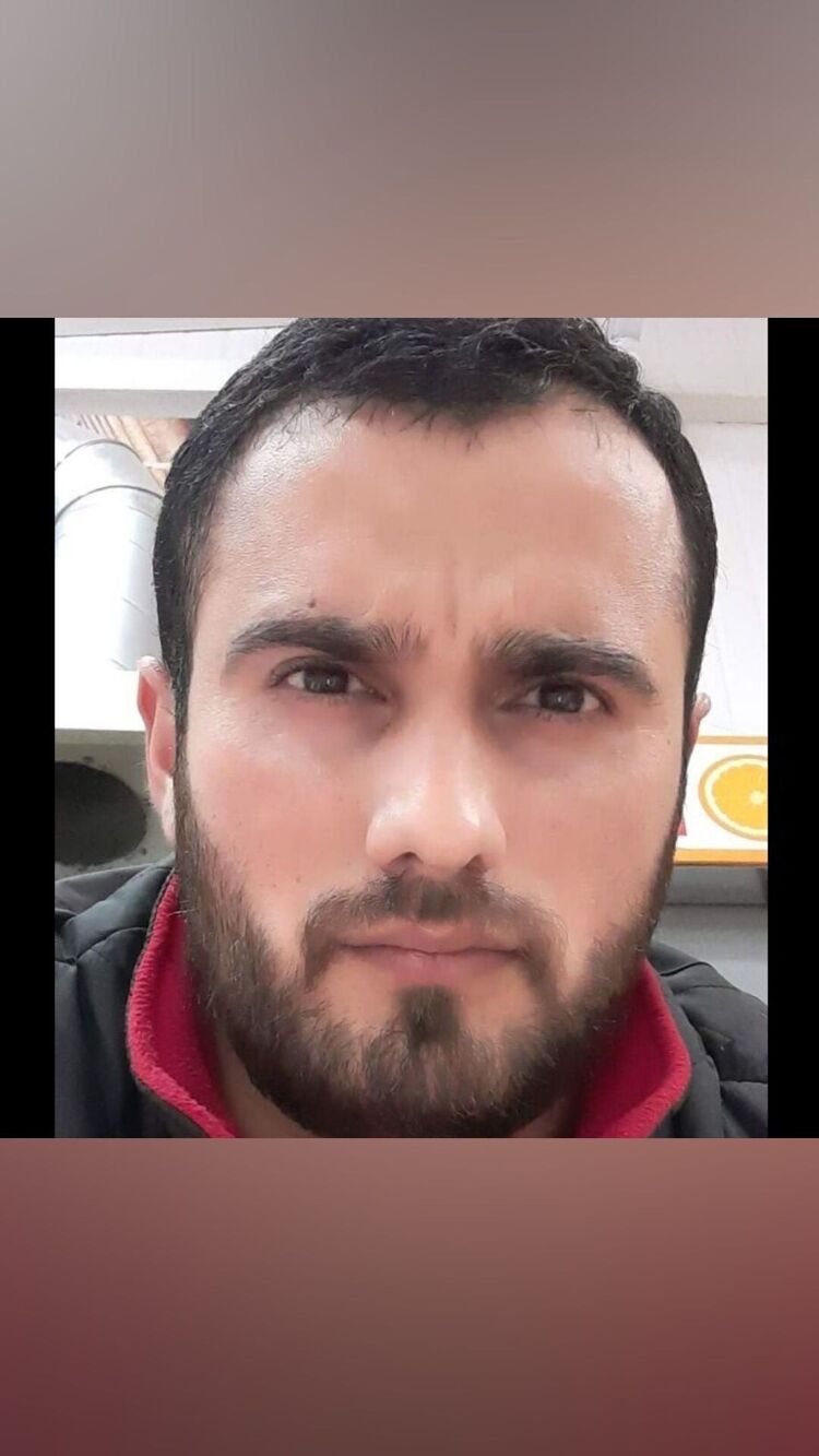  33273248  Ali, 35 ,    