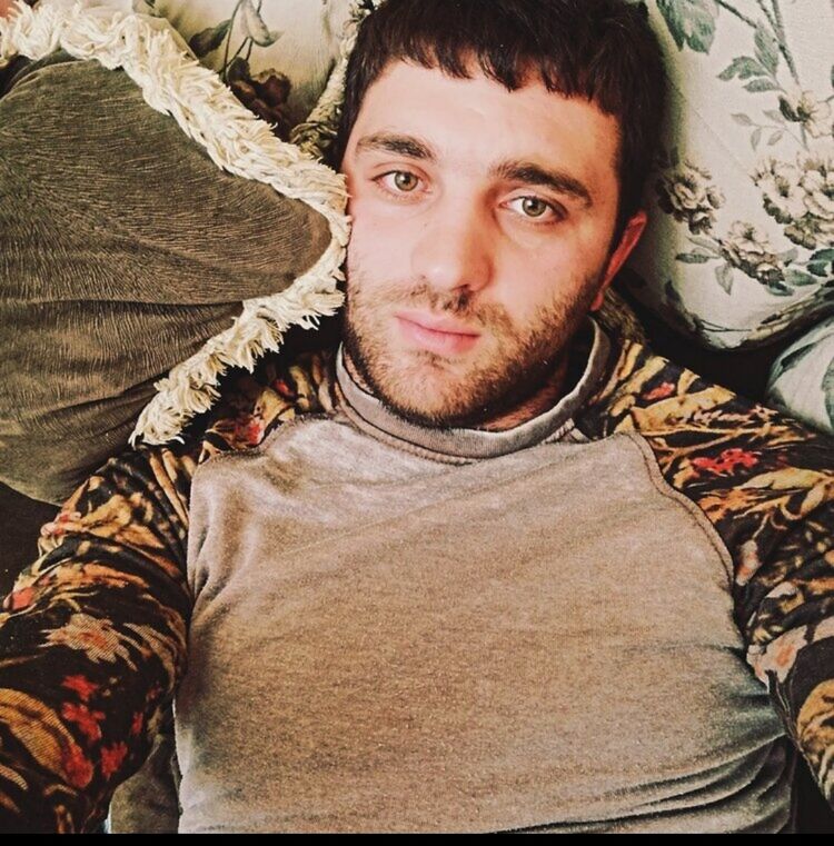  44269348  Karen, 35 ,    