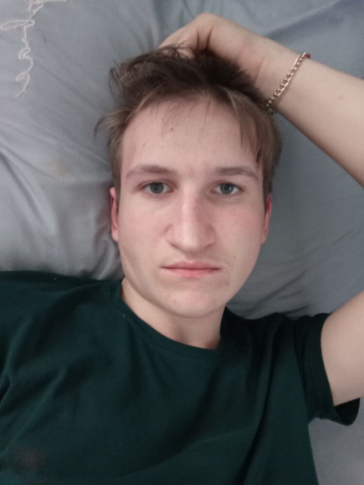  35775668  Alexei, 21 ,    