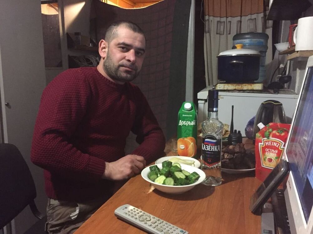  11938238  Mansur, 42 ,    