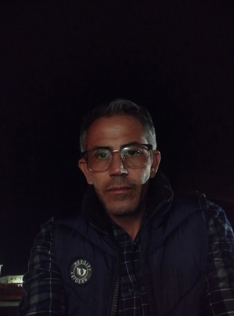  46485188  Kadir, 44 ,    