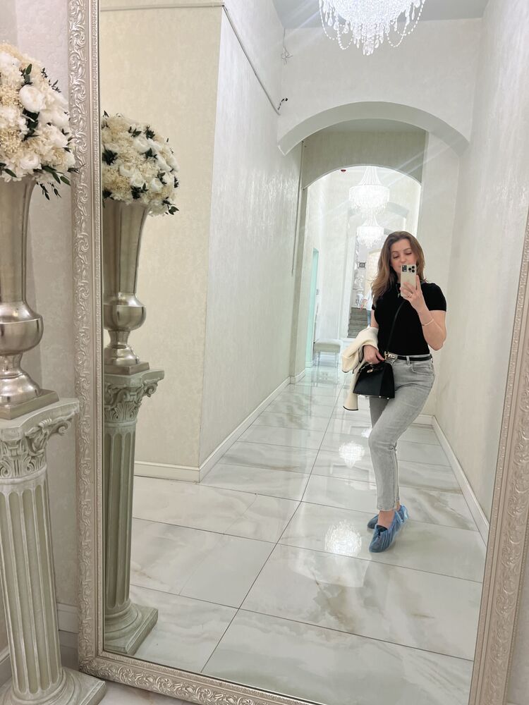  51134108  Elena, 42 ,    