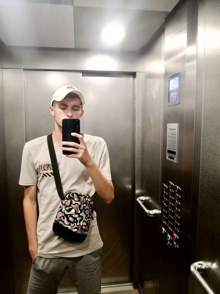  ,   Denis, 25 ,   ,   
