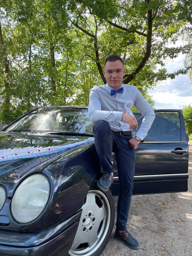  -,   Maksimka, 28 ,   ,   