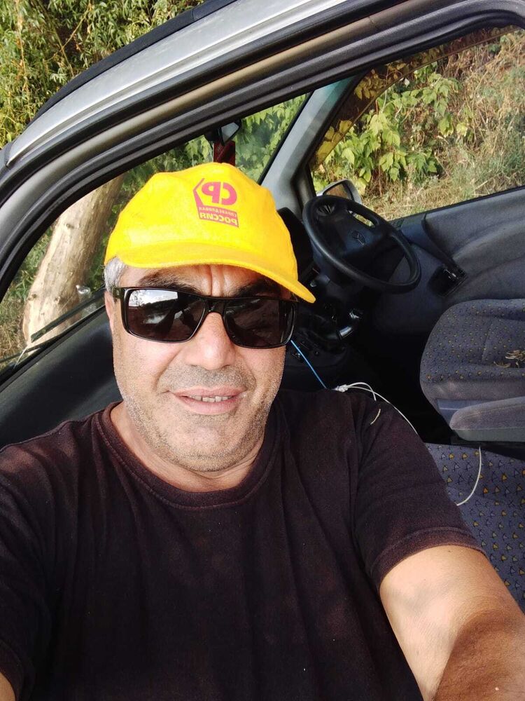  46758068  Ogannes, 49 ,    